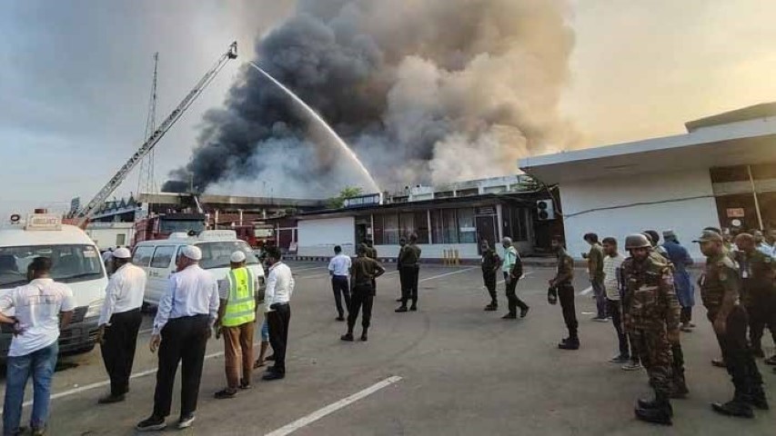 শাহজালাল বিমানবন্দরের কার্গো ভিলেজে আগুন: ২ প্লাটুন বিজিবি মোতায়েন